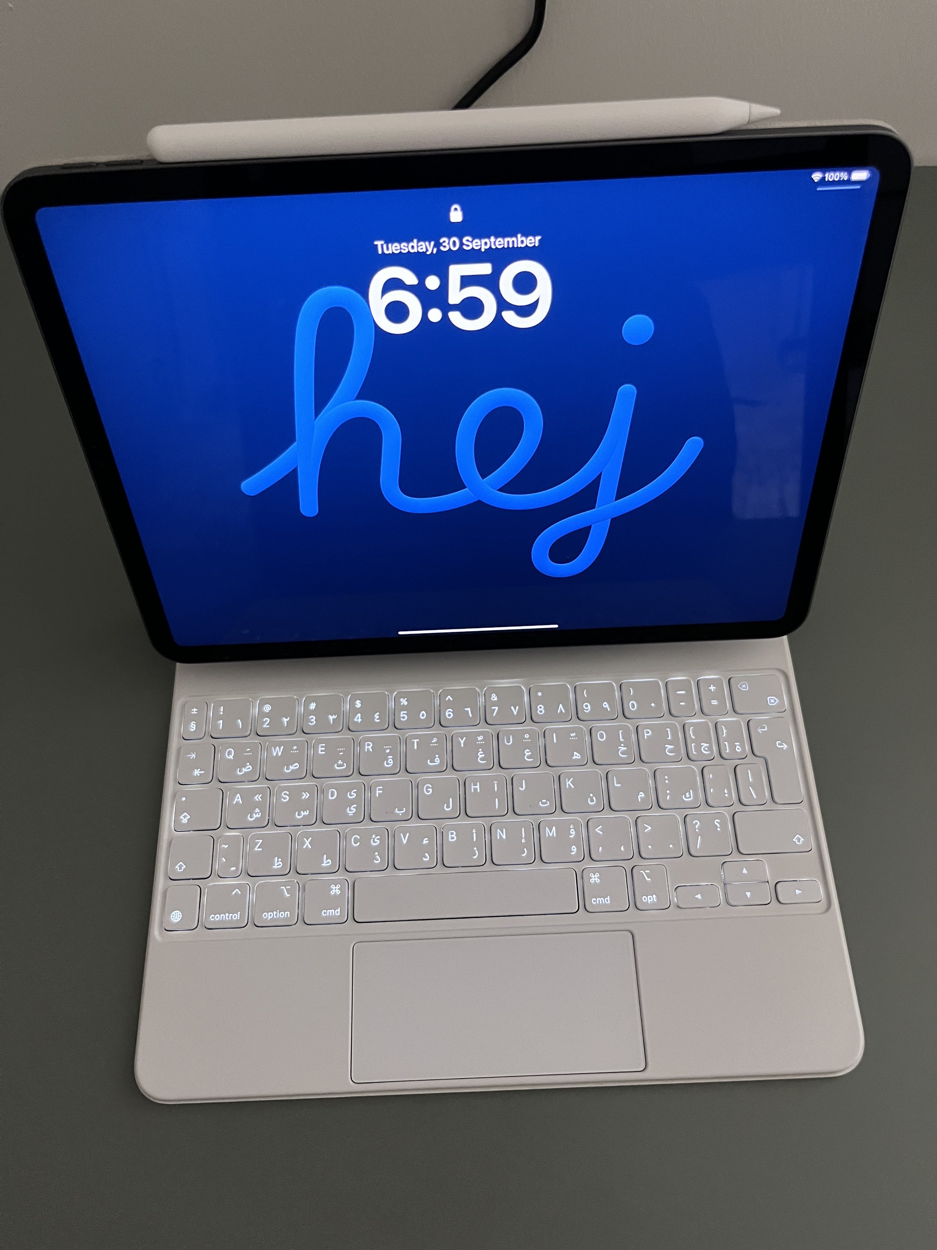Ipad pro 3rd generation 11 inchs with ipad magic key board - Image 1