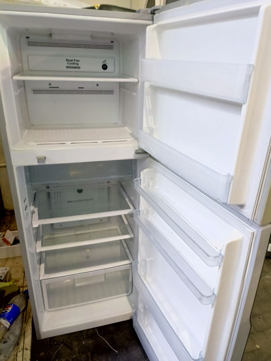 Hitachi refrigerator - Image 2