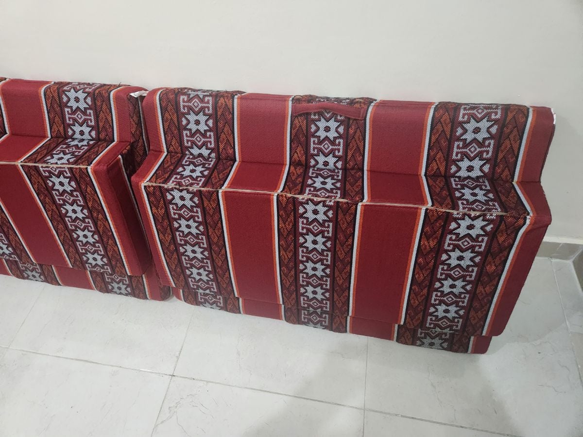 Foldable Majlis in Excellent Condition - Image 3