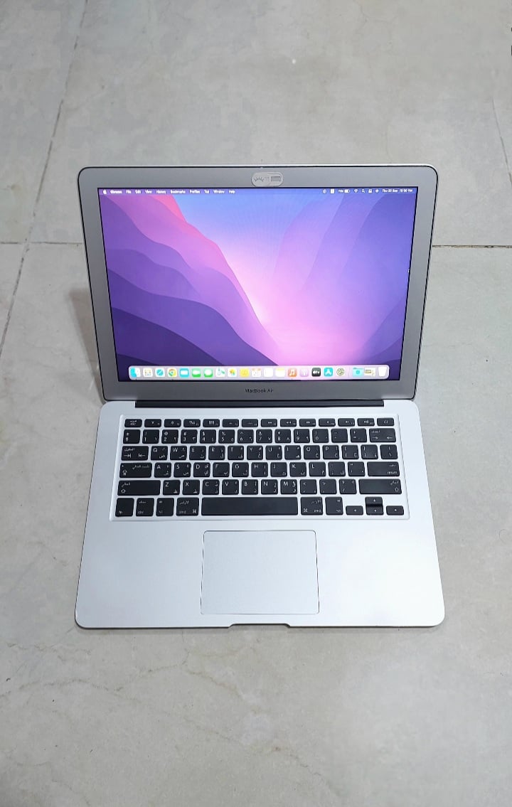 MacBook Air Core i5 - Image 1