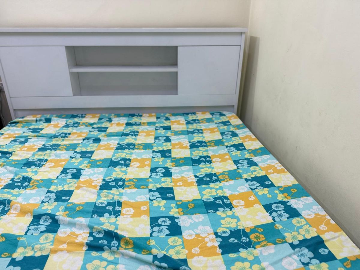 King size bed with mattres - Image 2