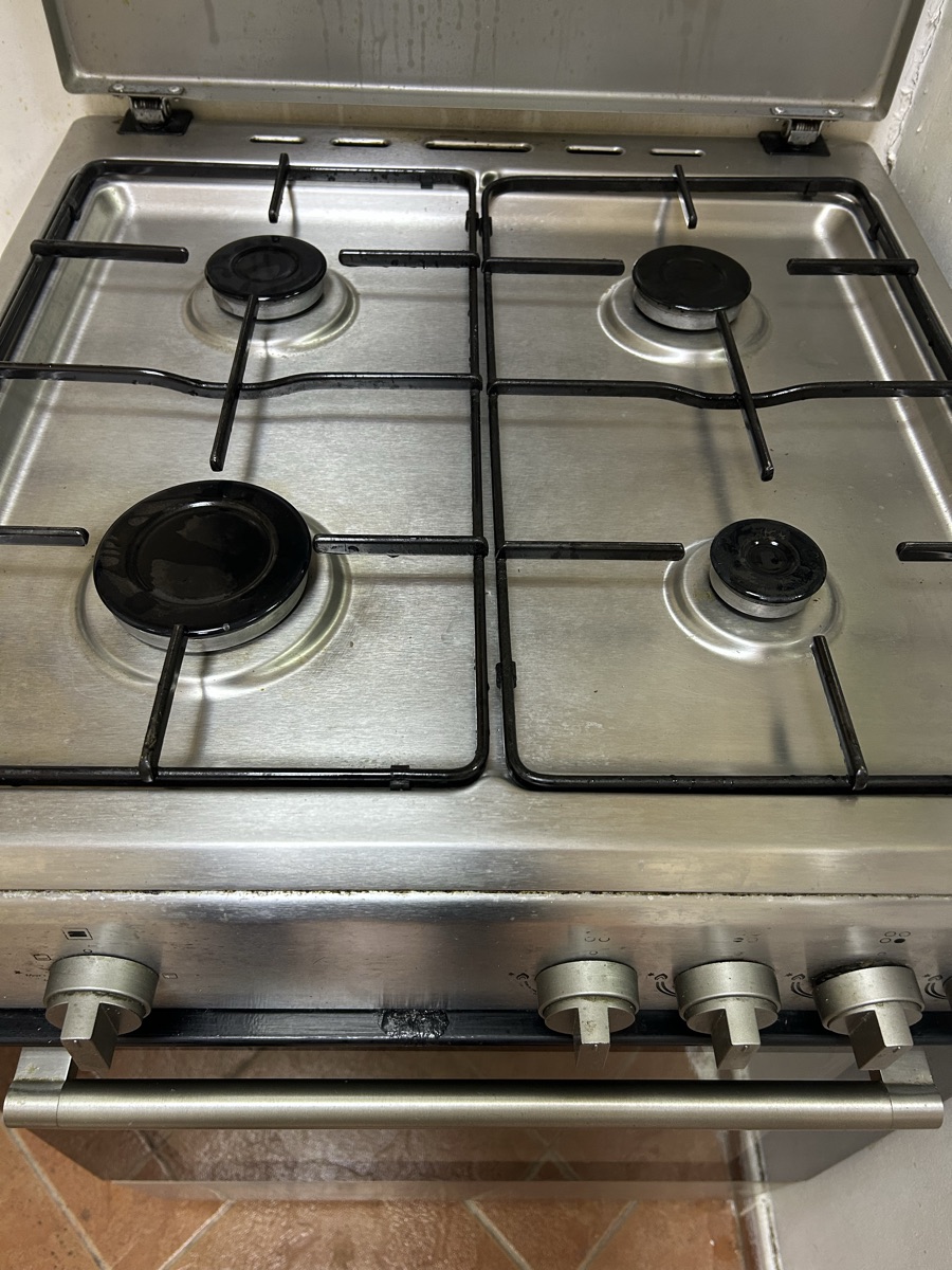 Gas cooker & oven - Image 2
