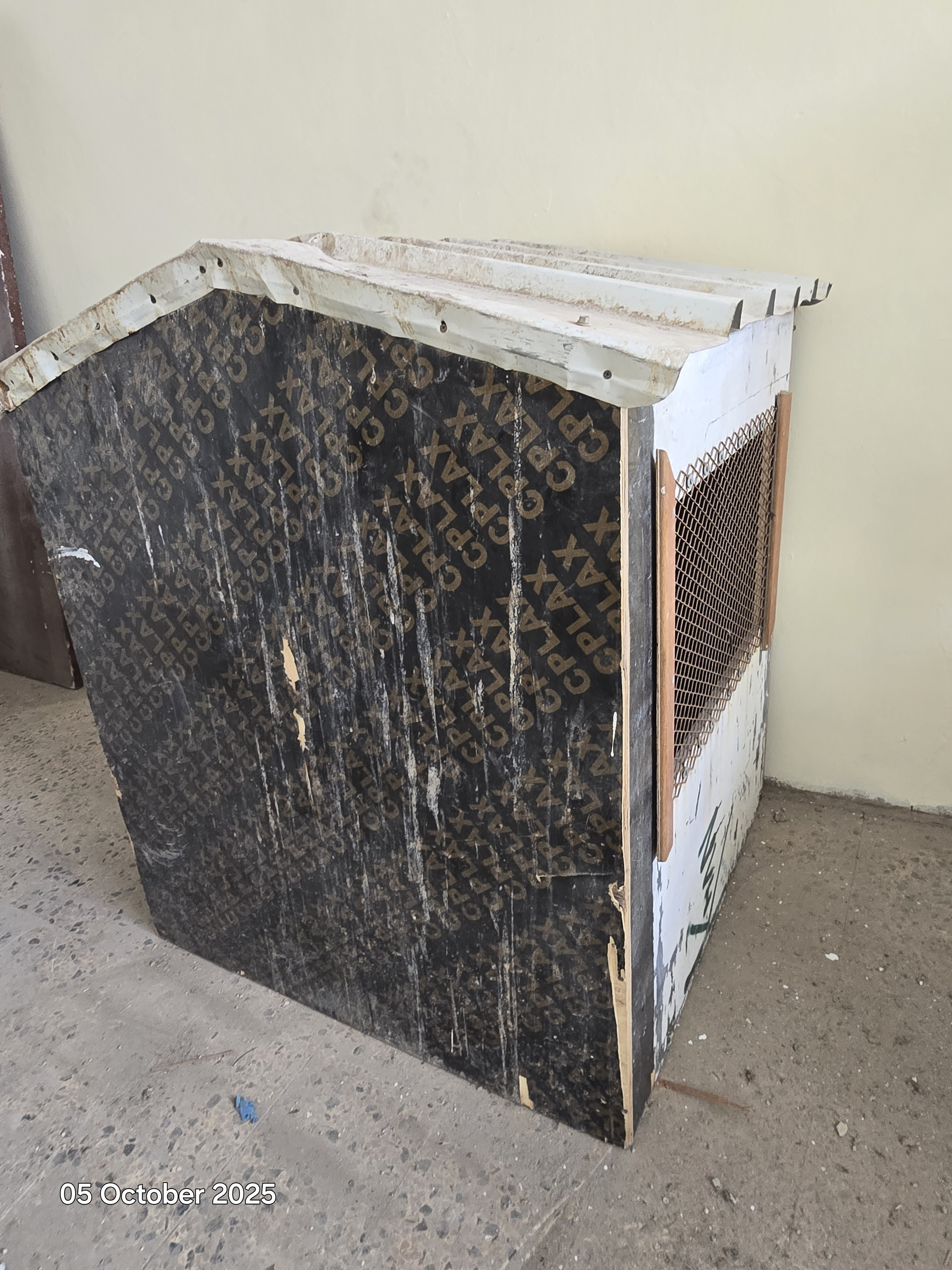 Pet cage wooden - Image 4