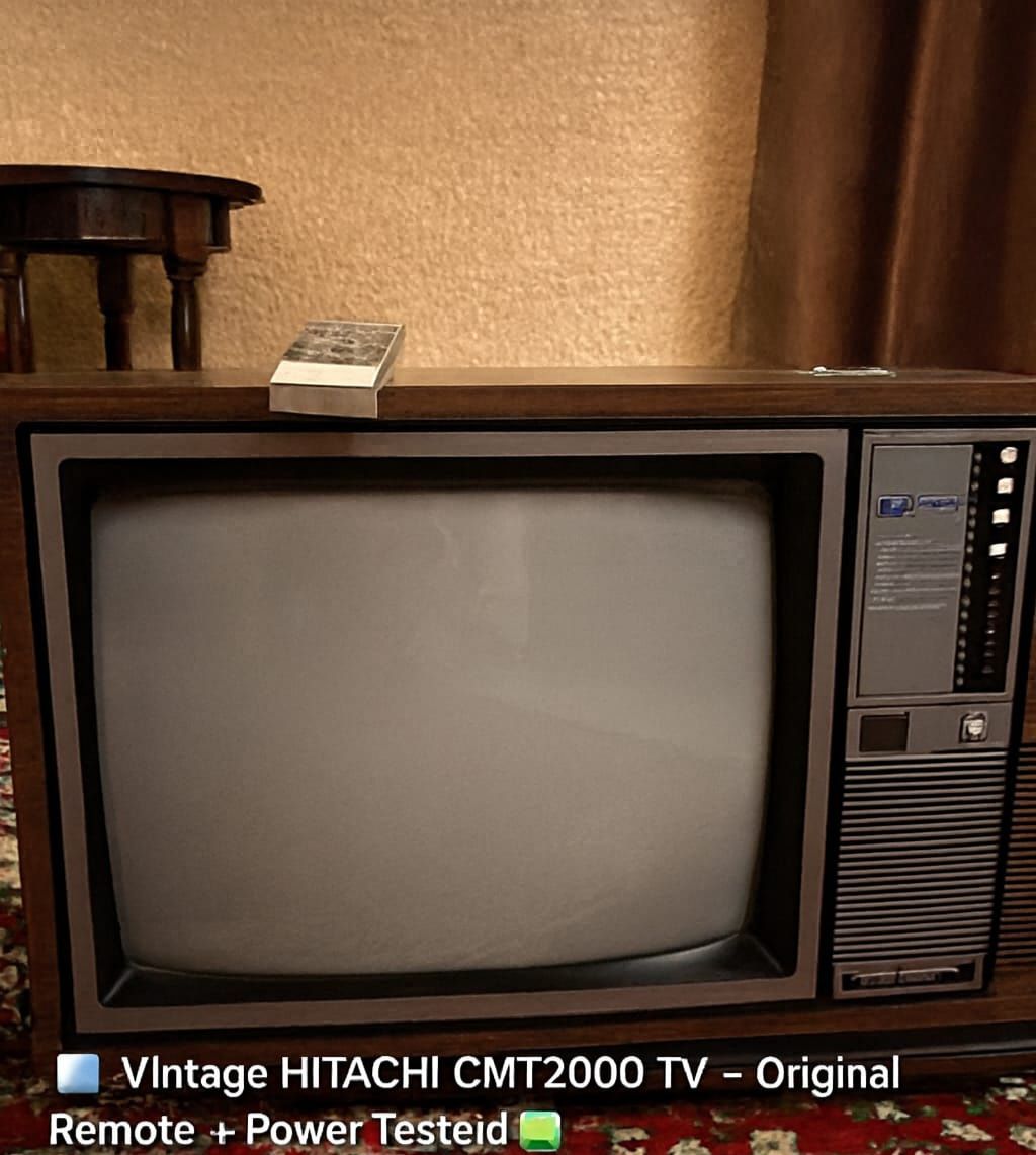 Vintage HITACHI CMT2090 TV - Image 4