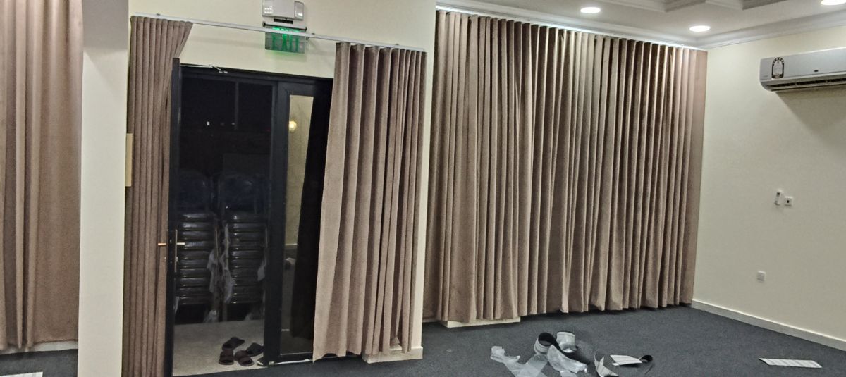 Curtain - Image 7