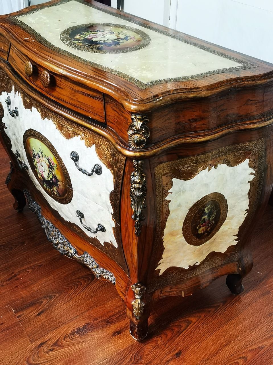 Bombay Chest Drawer  - Image 2