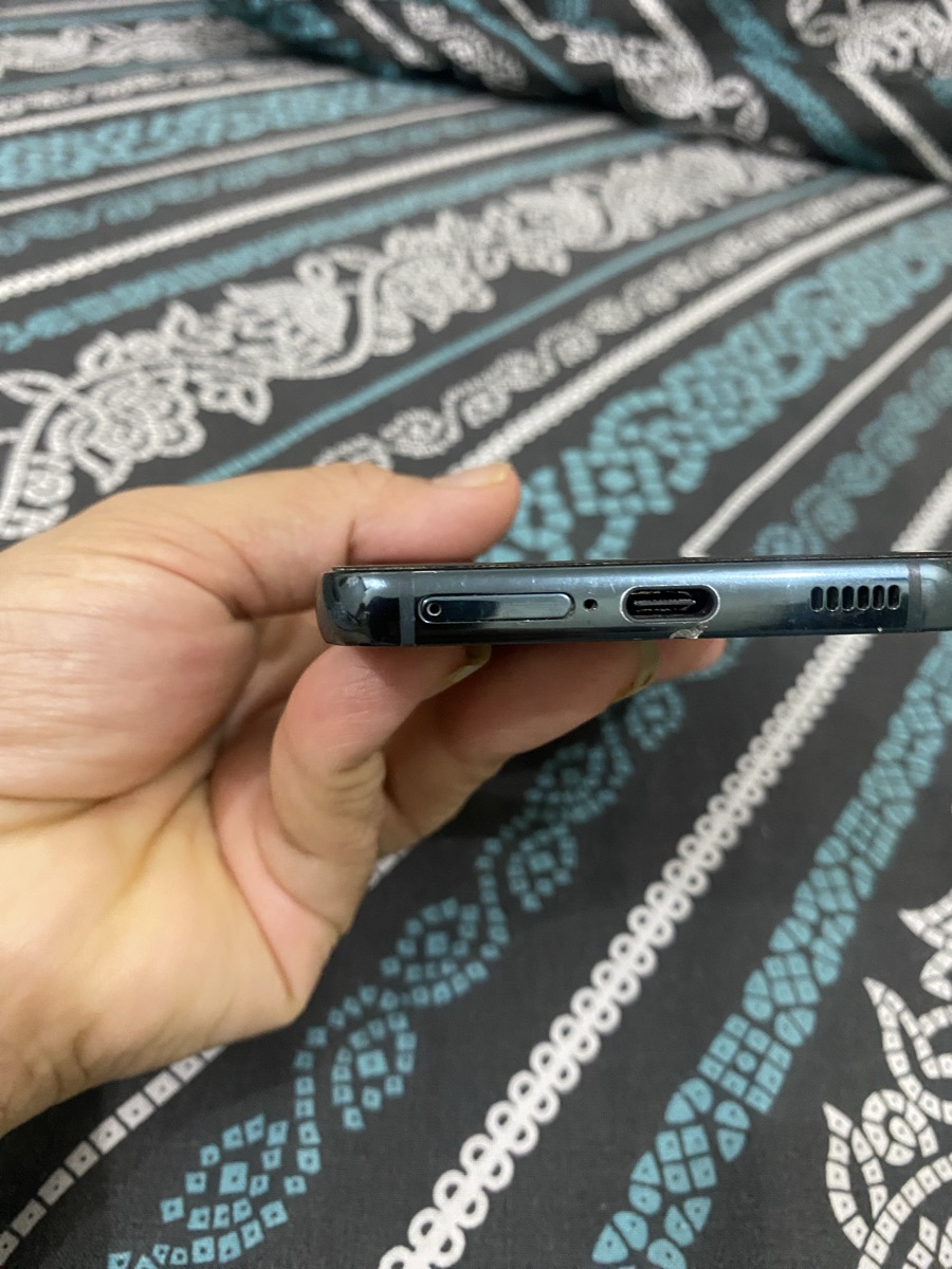 Samsung galaxy S22 - Image 1