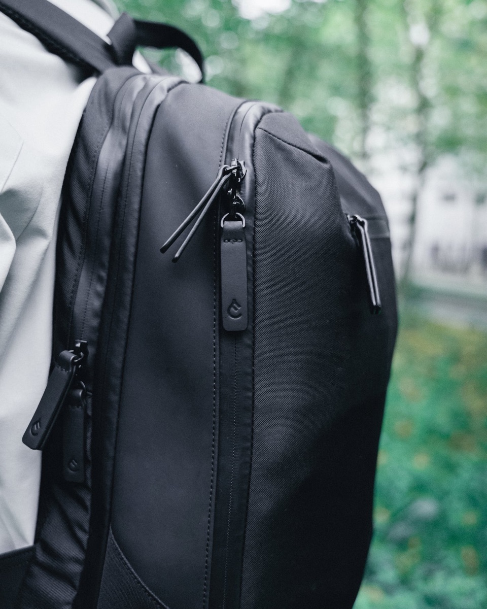 LABFRESH EXPANDABLE RAINPROOF BACKPACK - Image 9