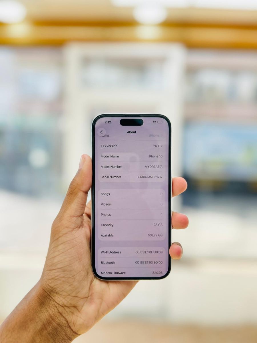 iPhone 16 - Image 2