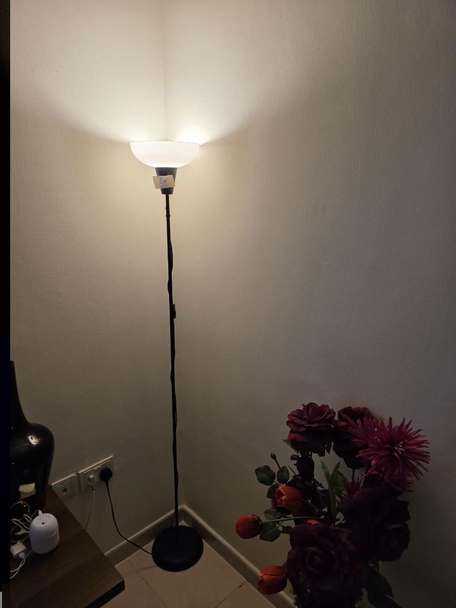 2 pairs of lamp shades and 2 pendent lights - Image 4