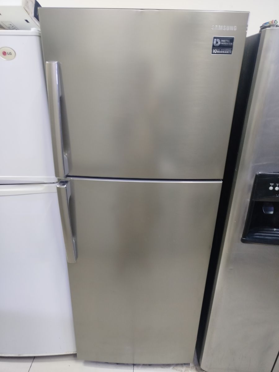 Samsung silver same new condition refrigerator for sale - Image 1