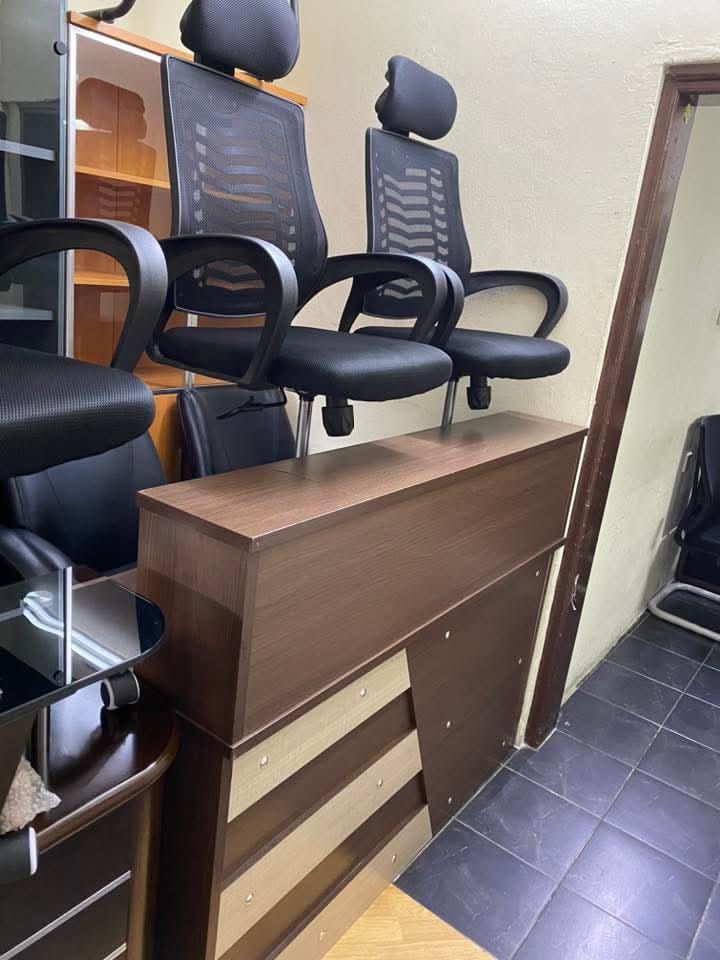 used office desk and chair buy and sell in qatar 55157083 - Image 16
