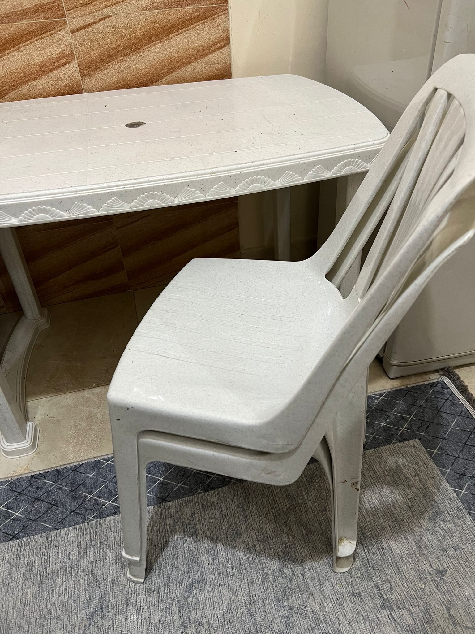 plastic table  - Image 2