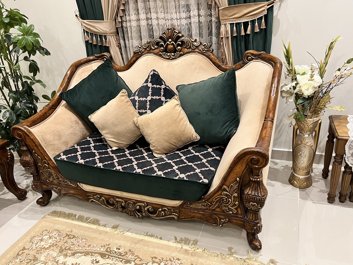 Sofa for Sale - Image 5