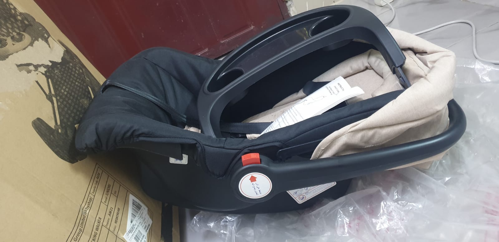 Baby Sit Car Chair -  New  - Image 5