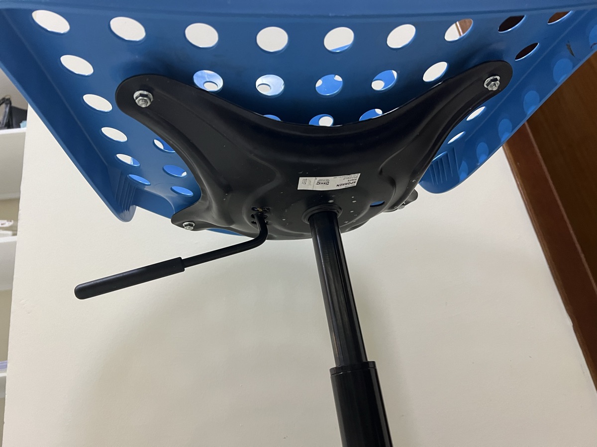 IKEA Swivel desk chair blue - Image 4