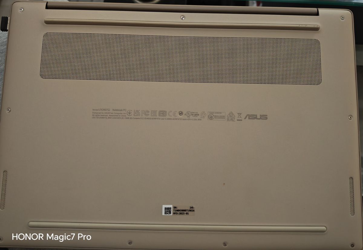 Asus Zenbook A14 - Image 4