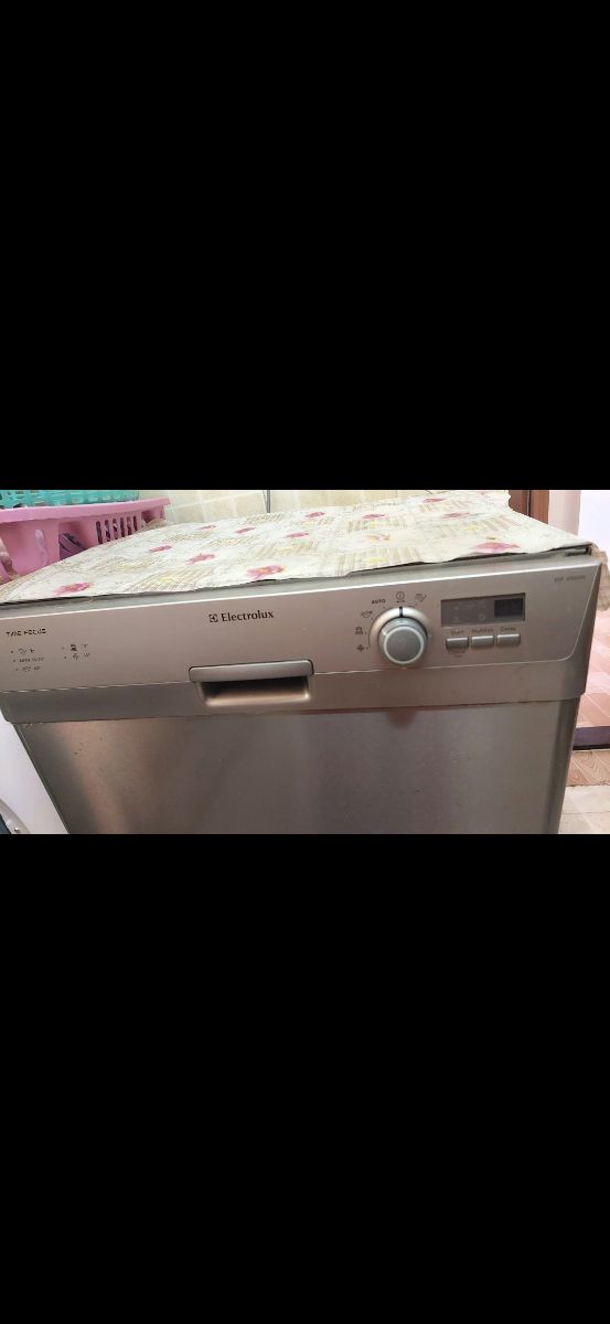 Dishwasher - Image 1