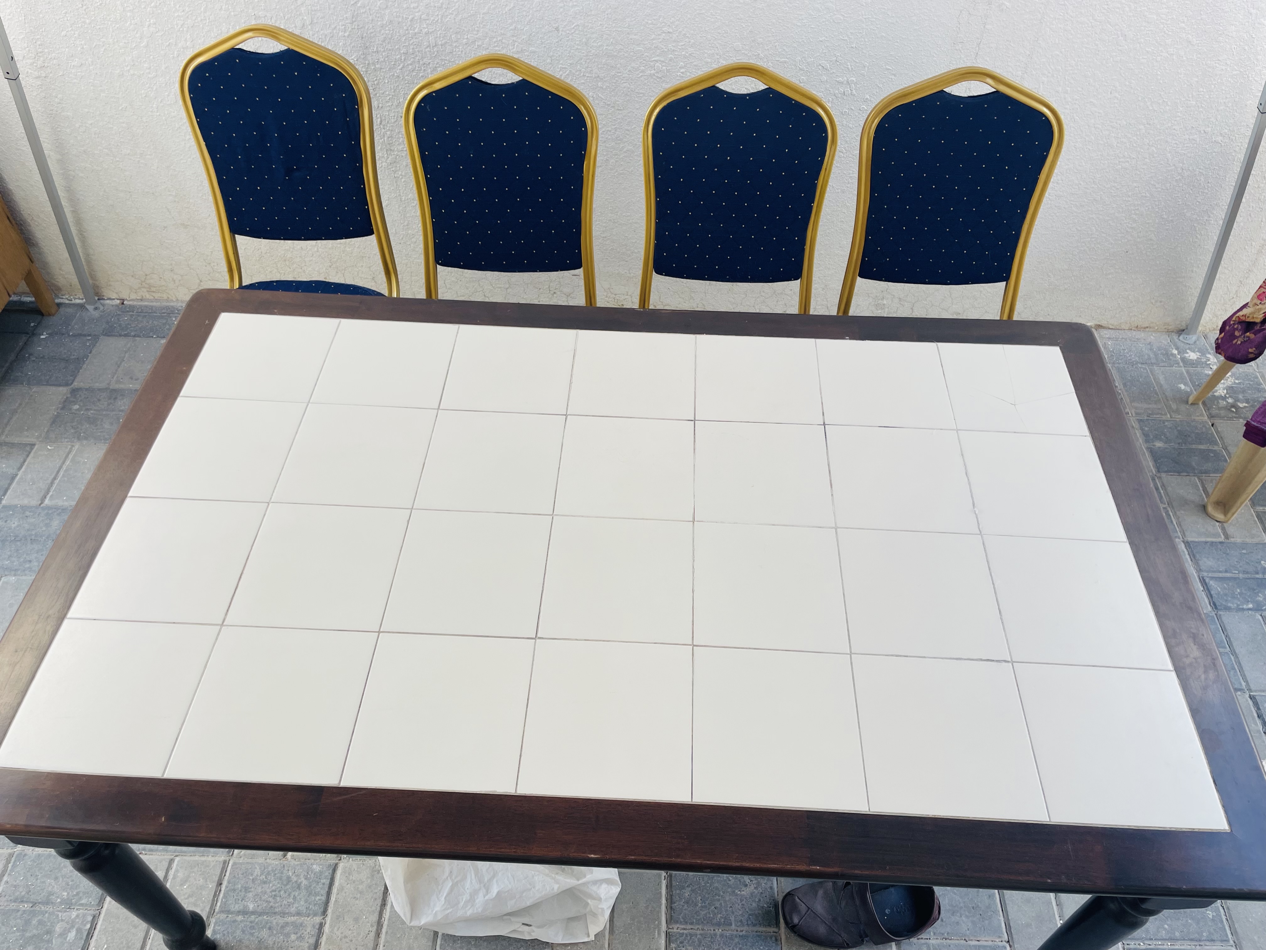 Dining Table with chairs  - Image 2