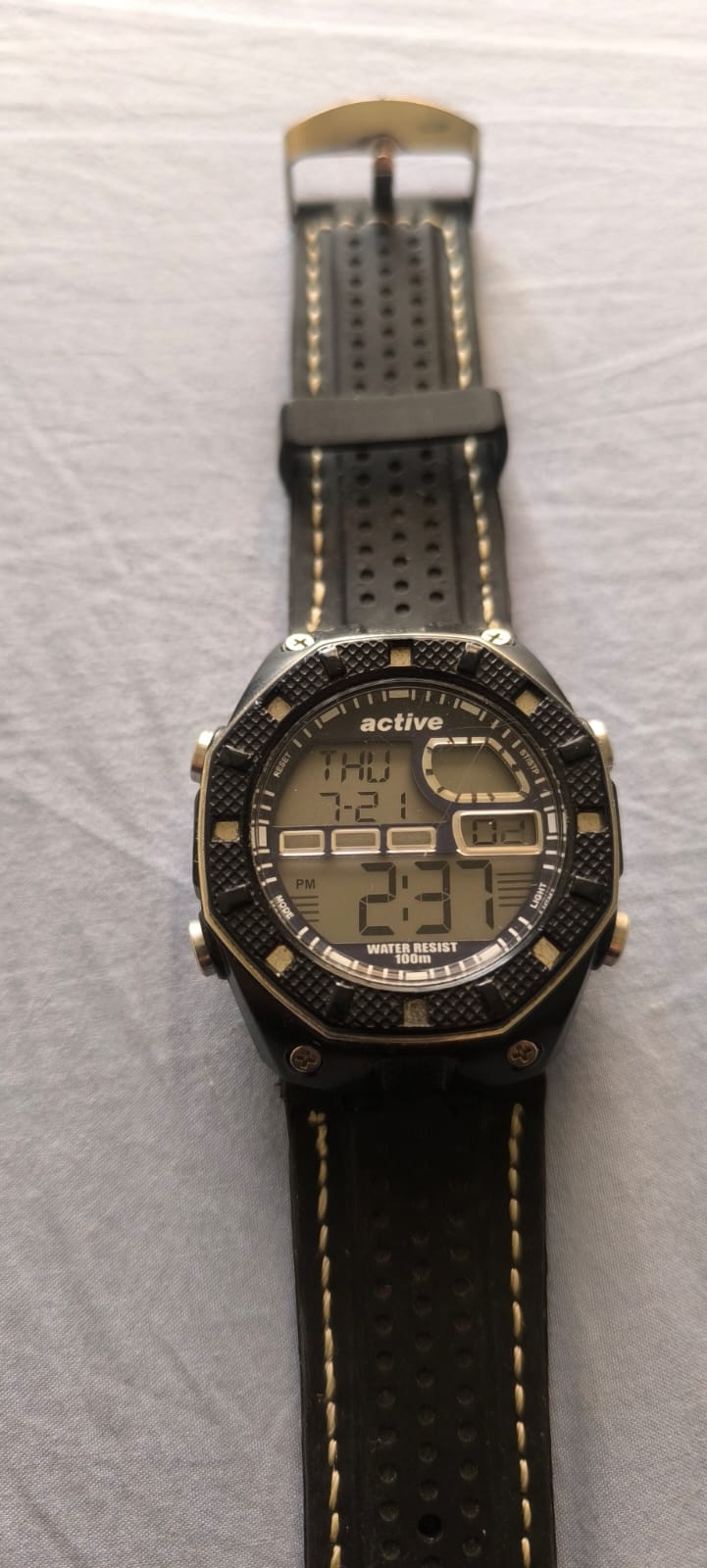 Men watch and women watch  - Image 20