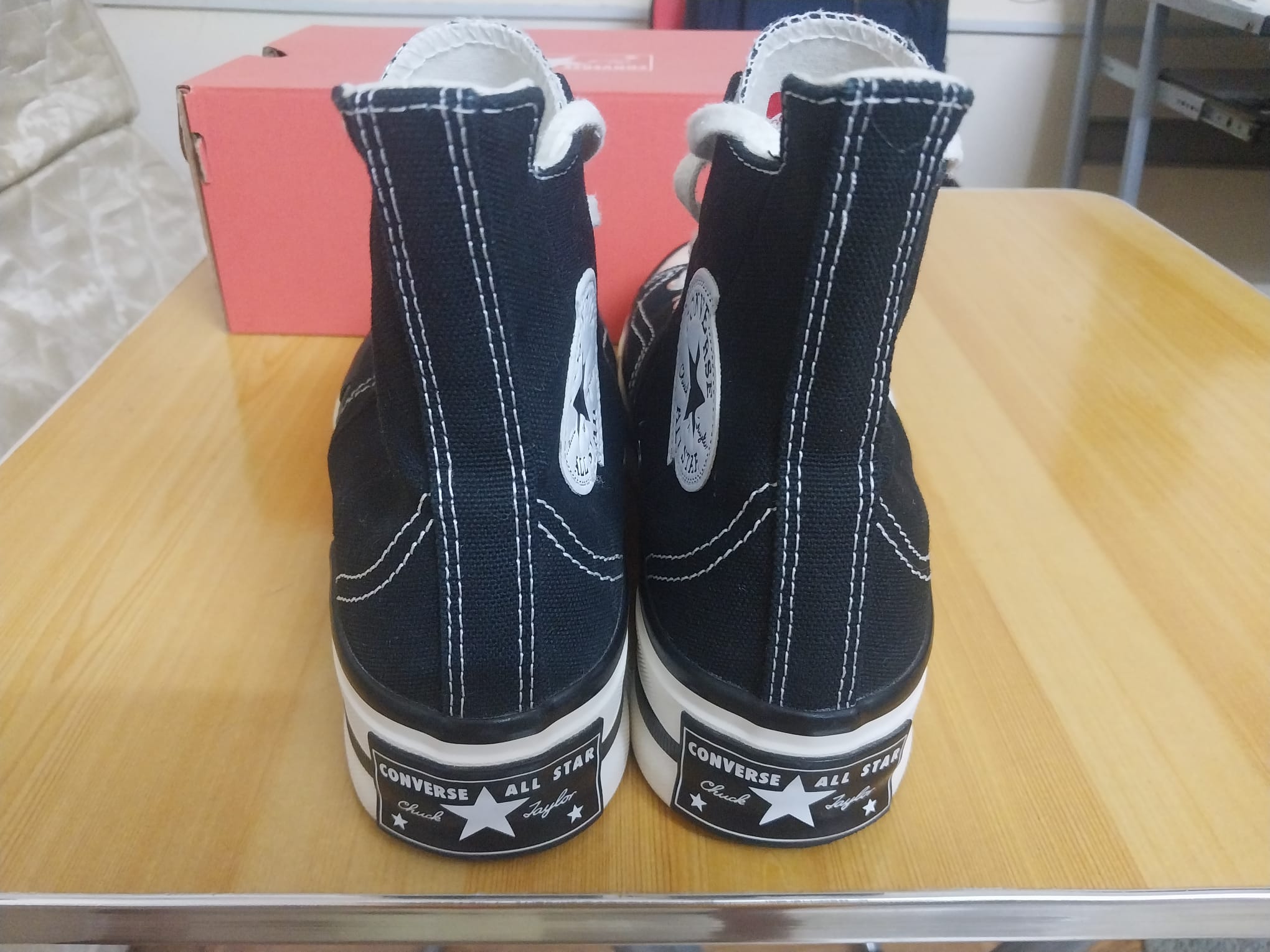 Converse All-star Chuck Taylor Shoes Size 41 Like N - Image 5