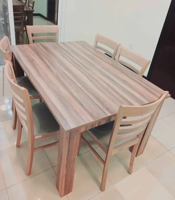 Dining table for sale - Image 2