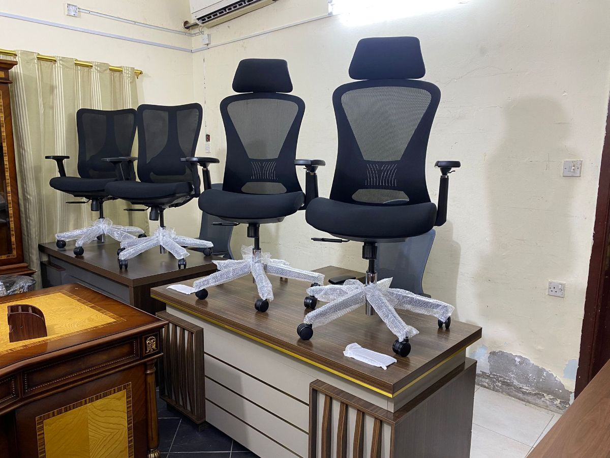 Used office furniture selling - Image 3