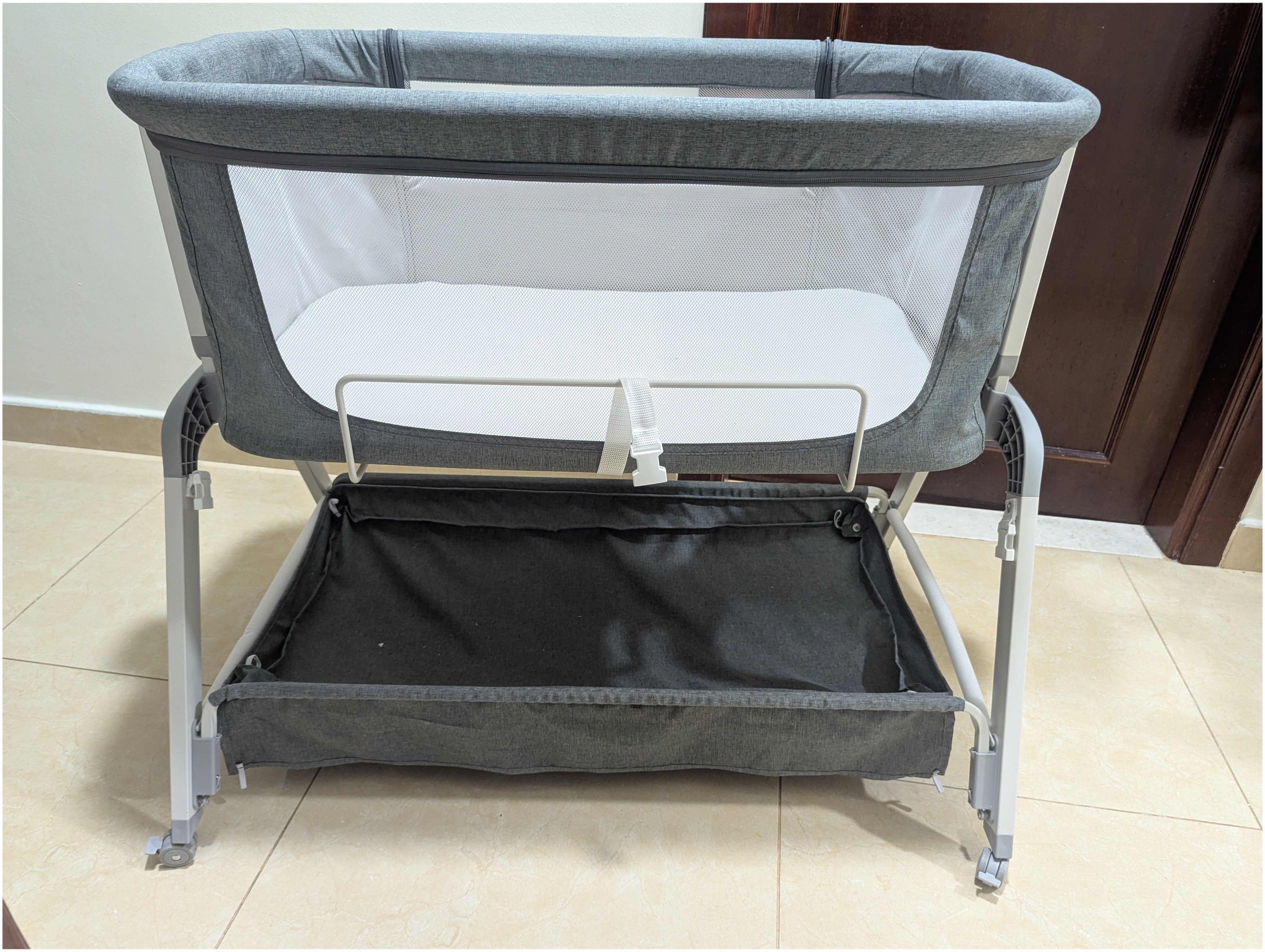 Giggles Bassinet - Image 1