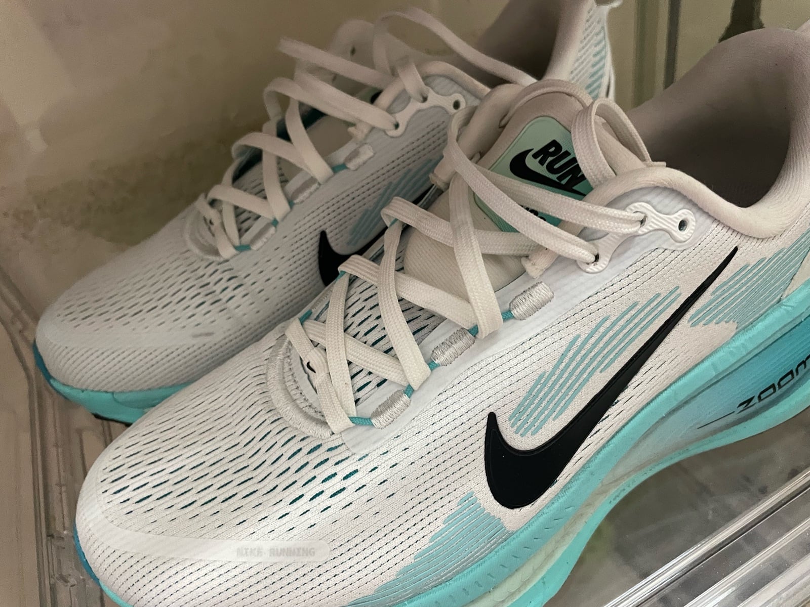 Nike Vomero 18 (teal) - Image 2