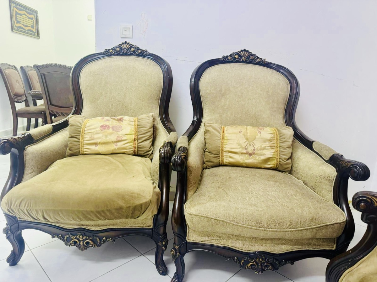 7 Seater Sofa Almost Brand new - Image 3