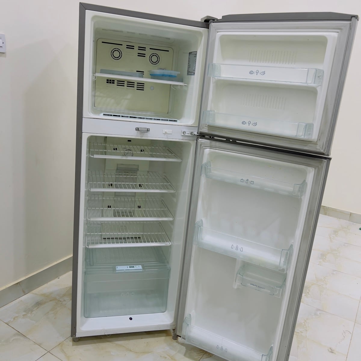 Fridge - LG Double door - Image 3