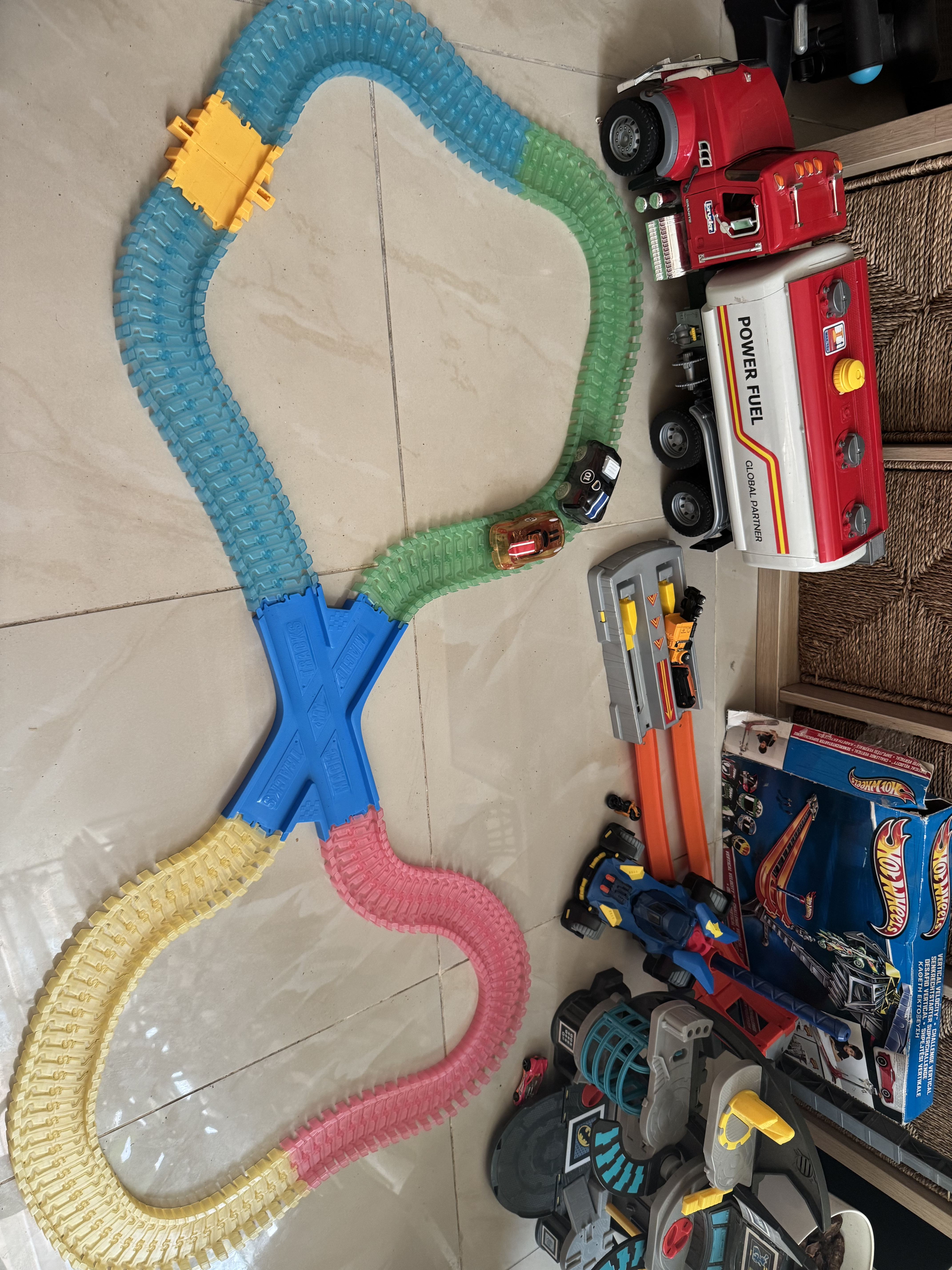 Cars& track  - Image 4
