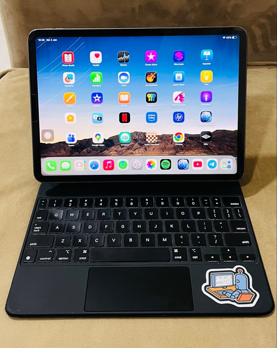 Ipad pro & Apple magic keyboard - Image 1