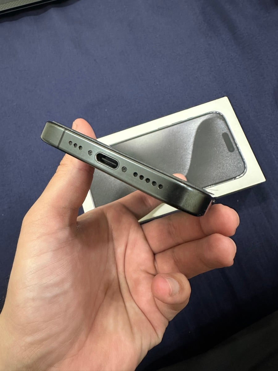 iPhone 15 Pro - Image 3