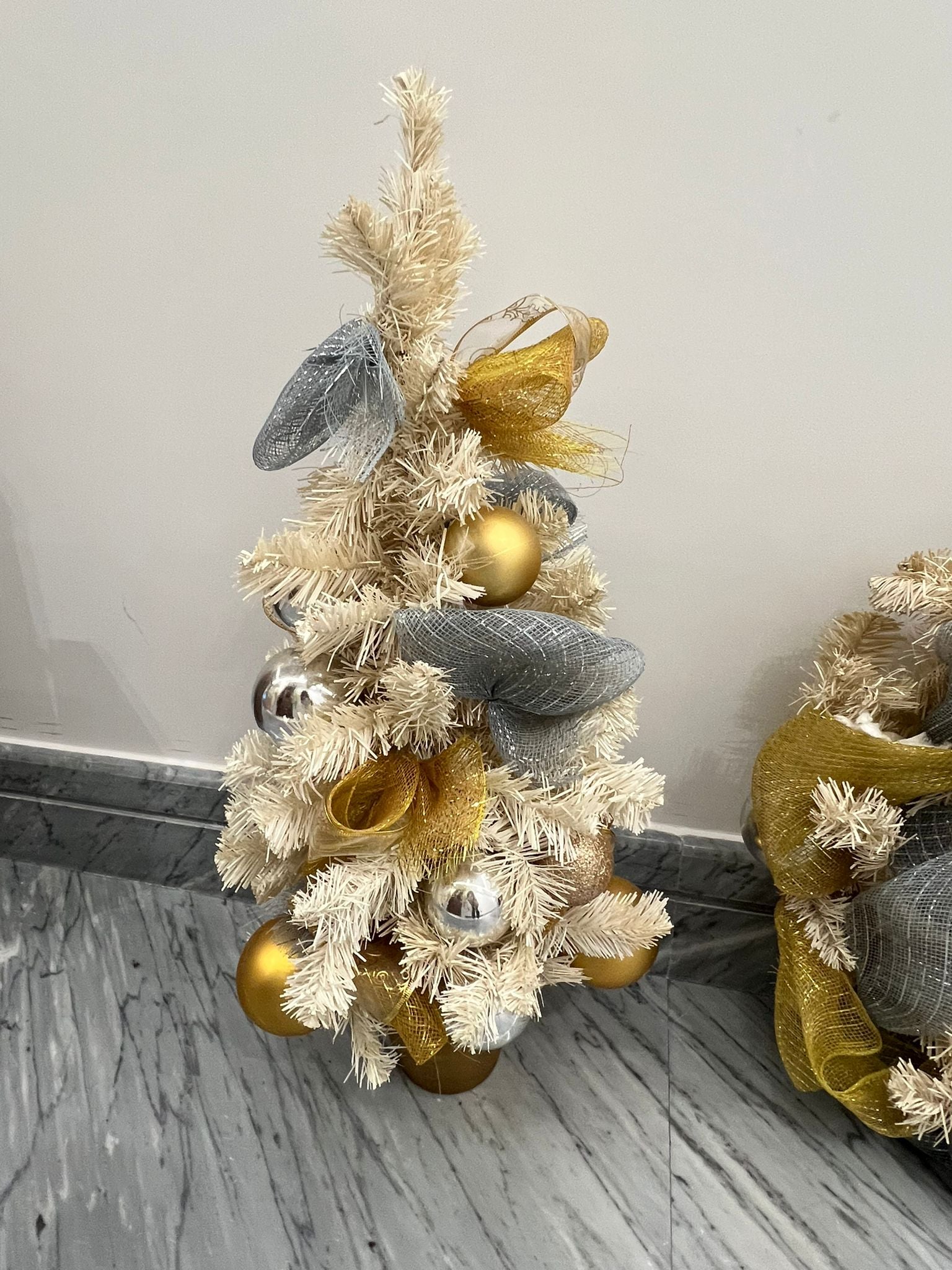 3 peices decorations for door  - Image 3