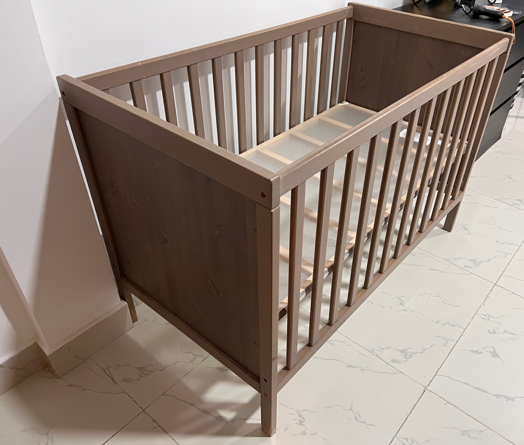 Ikea SUNDVIK Crib with SKÖNAST Foam mattress - Image 4