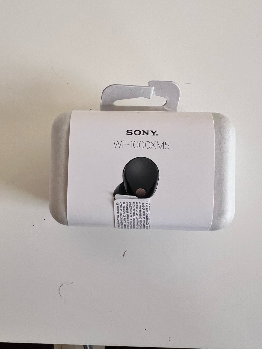 Sony WF 1000XM5 air pods - Image 1