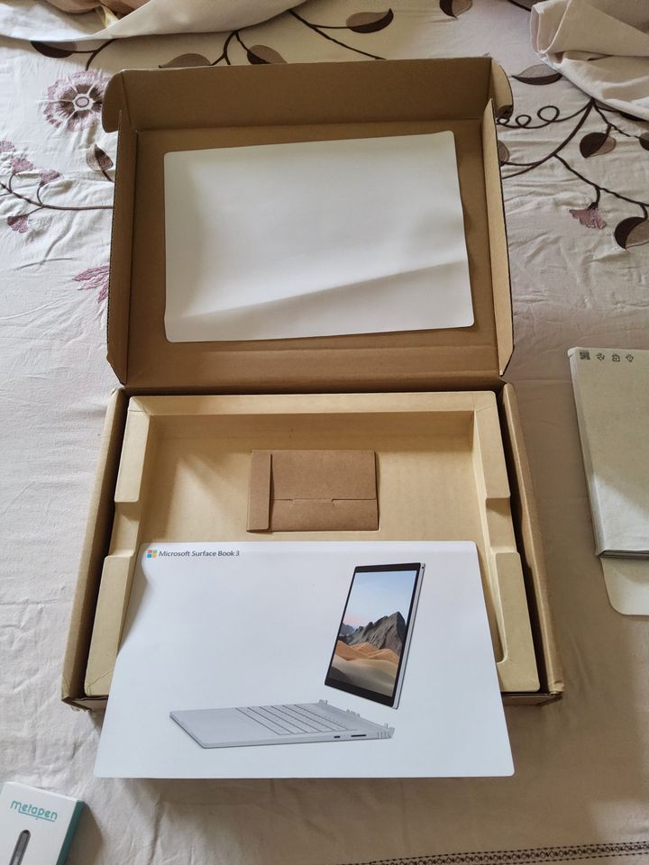 Surface book 3 i5 10th 8Gb ram 2 VGA Cards detachable touch 13.5 - Image 7