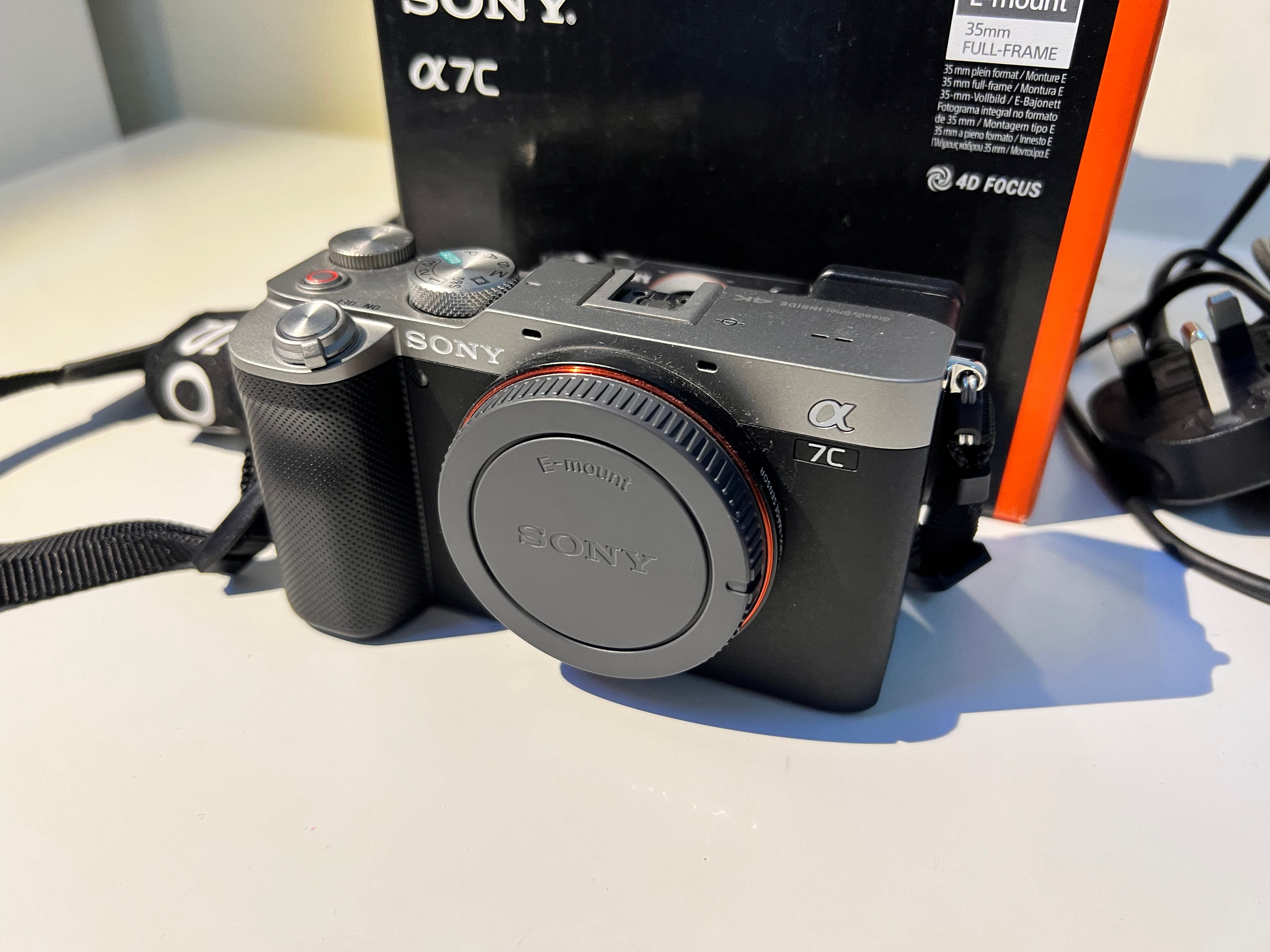 Sony A7C Like New in a box + 2 more extra original Battery - Image 3