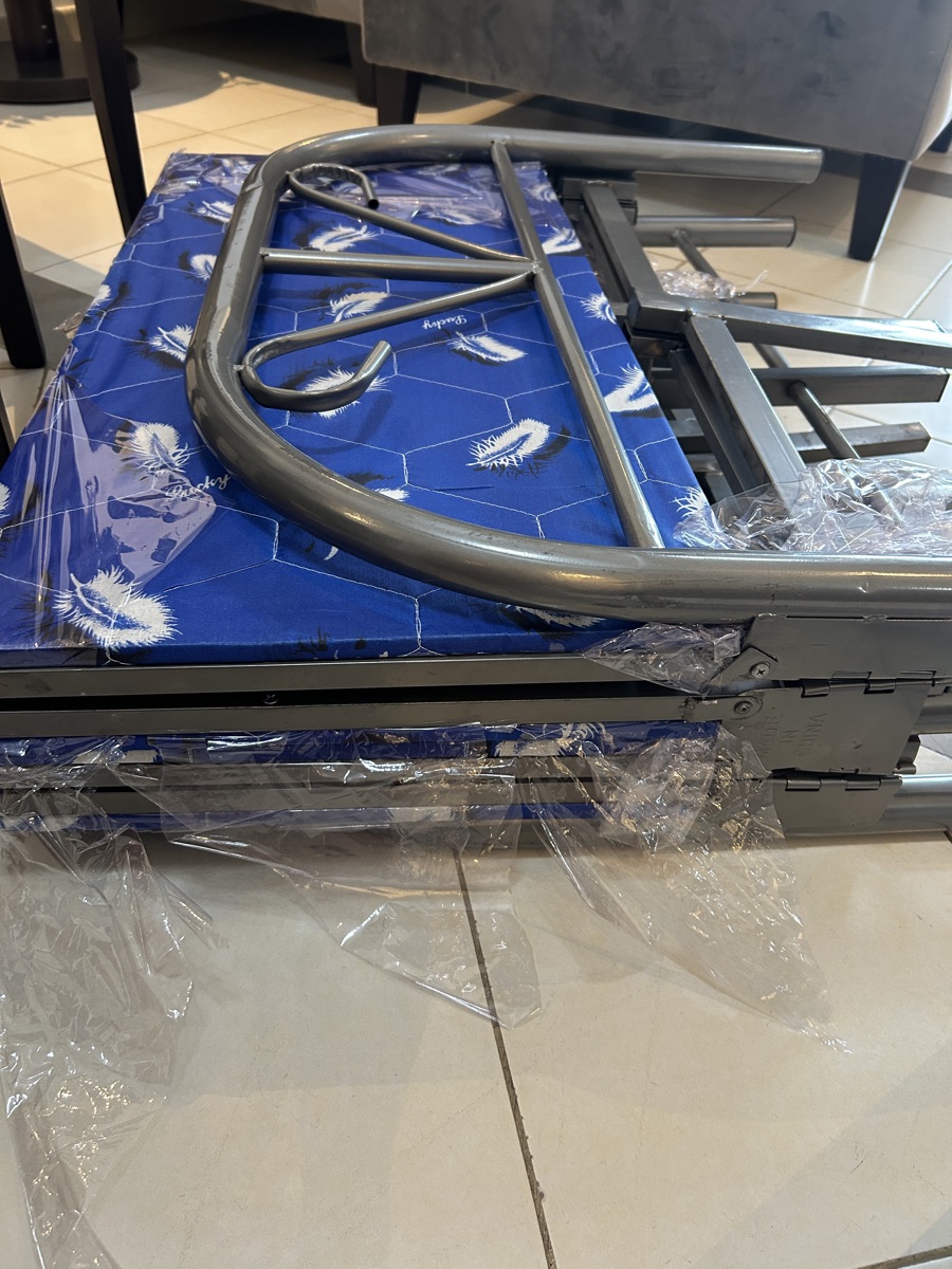 Folding single bed - Image 2