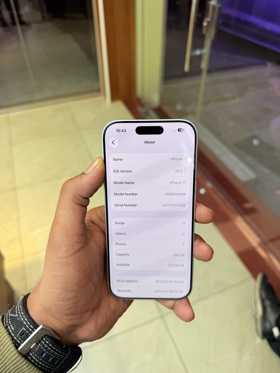 iPhone 17 white 256gb - Image 1