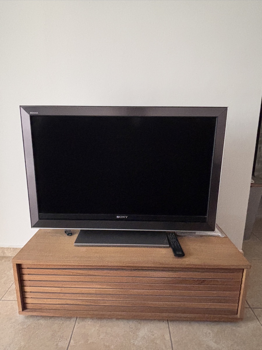 40” Sony Bravia TV - Image 1