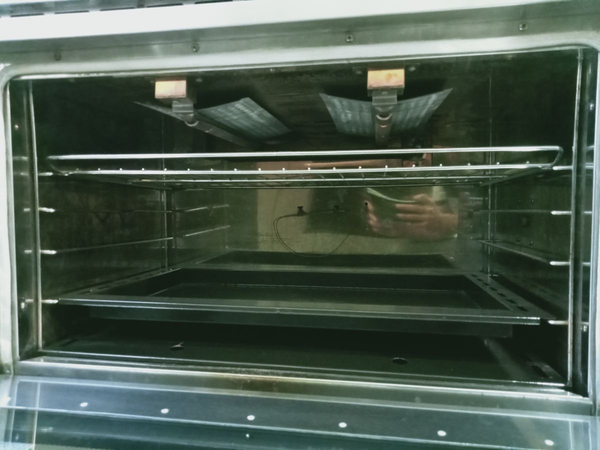 Full gas big size kitchen cooker available for sale - Image 2