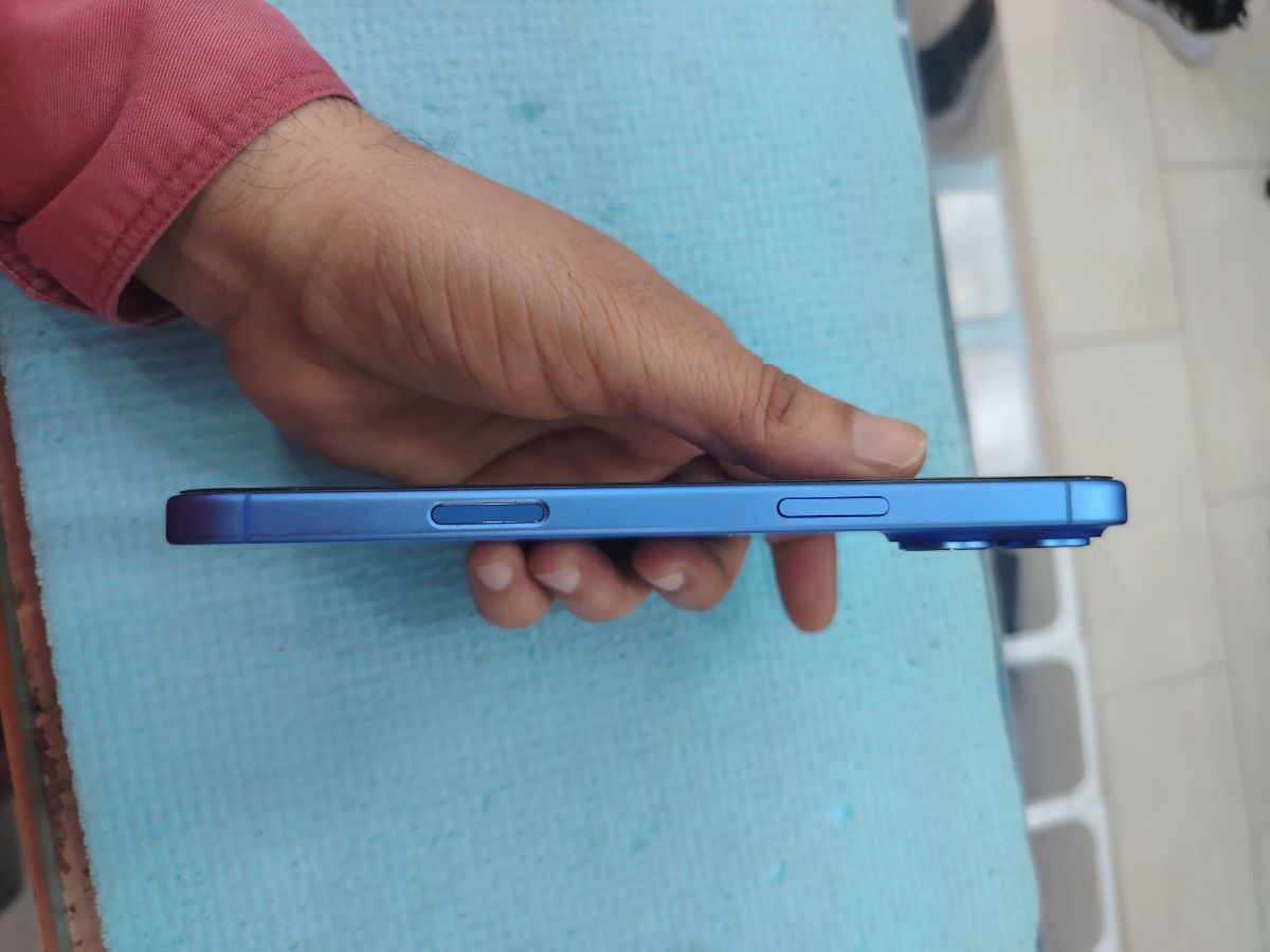I phone 16 plus 128gb ultramarine color - Image 6