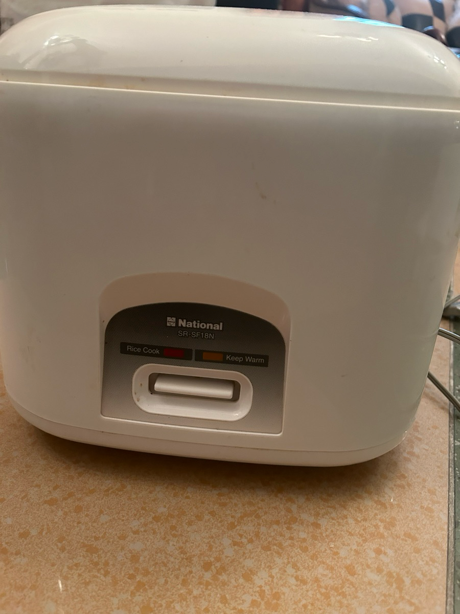 Rice Cooker - National Brand - Model number SRSF 18N . white . Great condition - Image 1