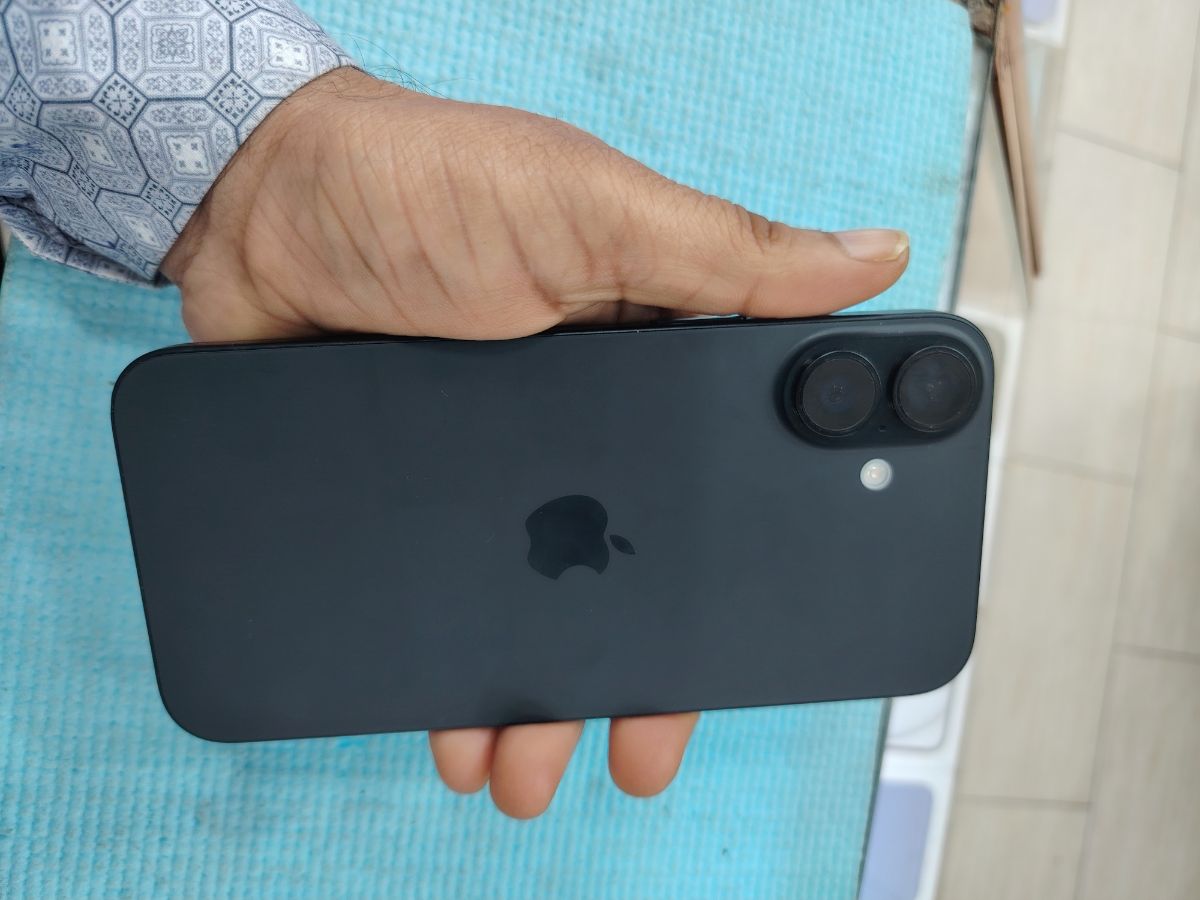 I phone 16 plus 128gb black - Image 8