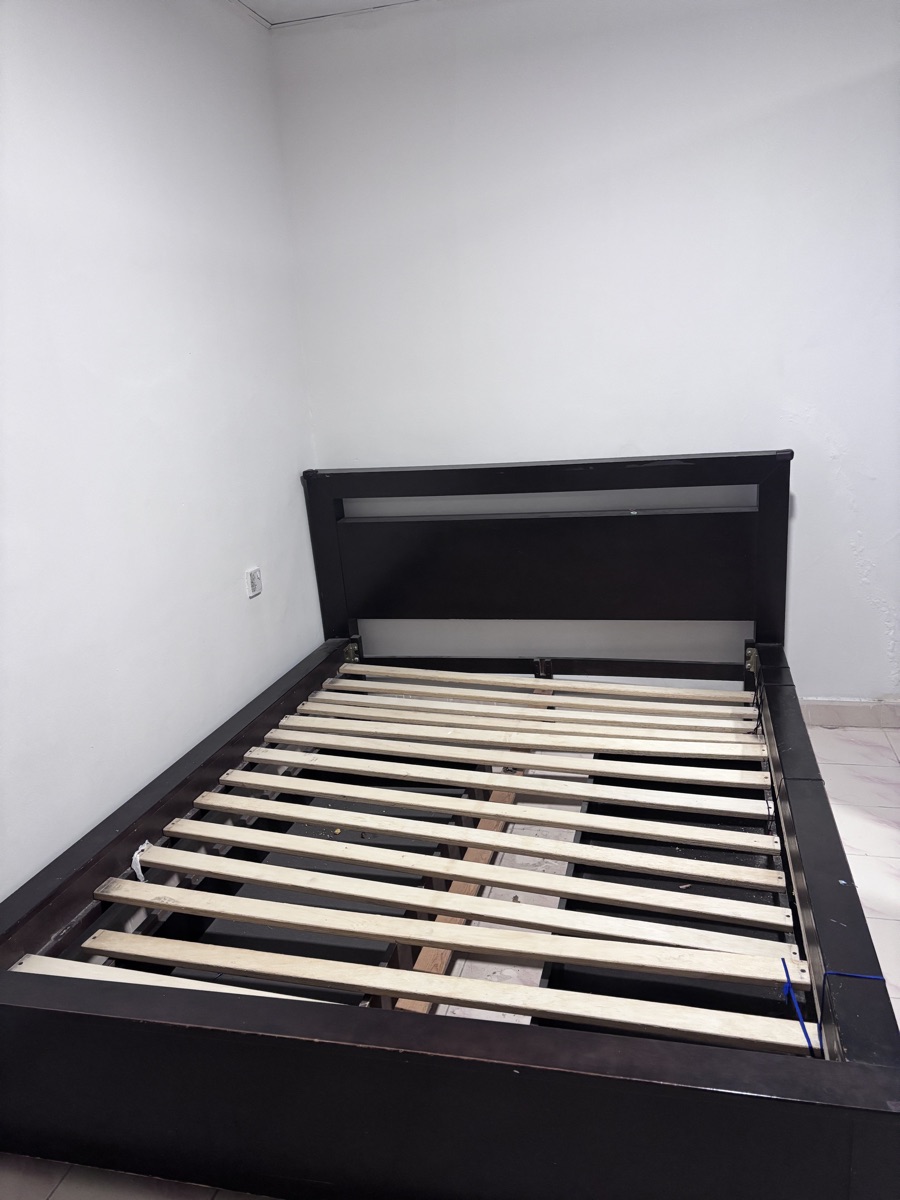Bed witout matress - Image 2