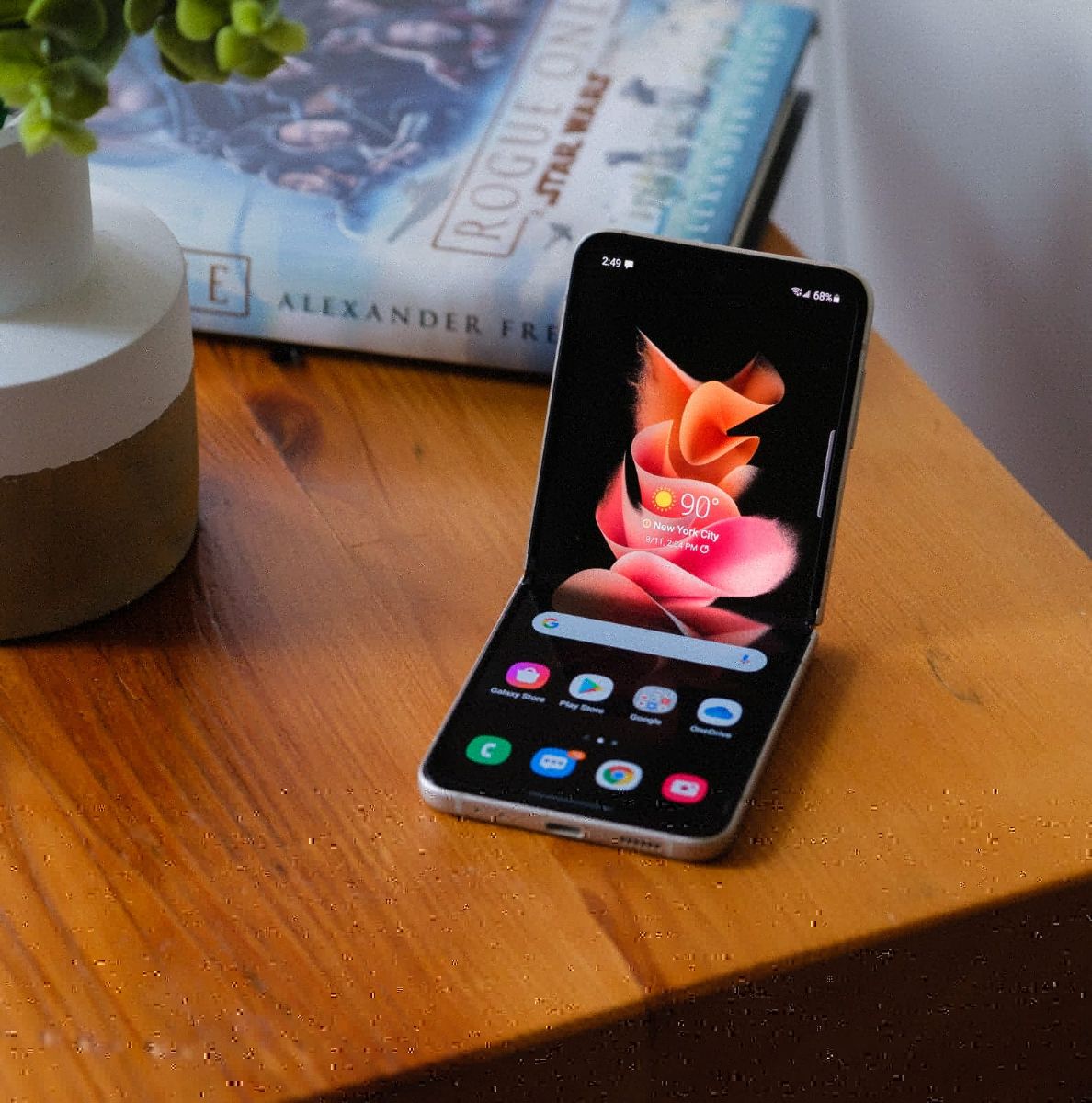 Premium z flip mobile 5g - Image 1