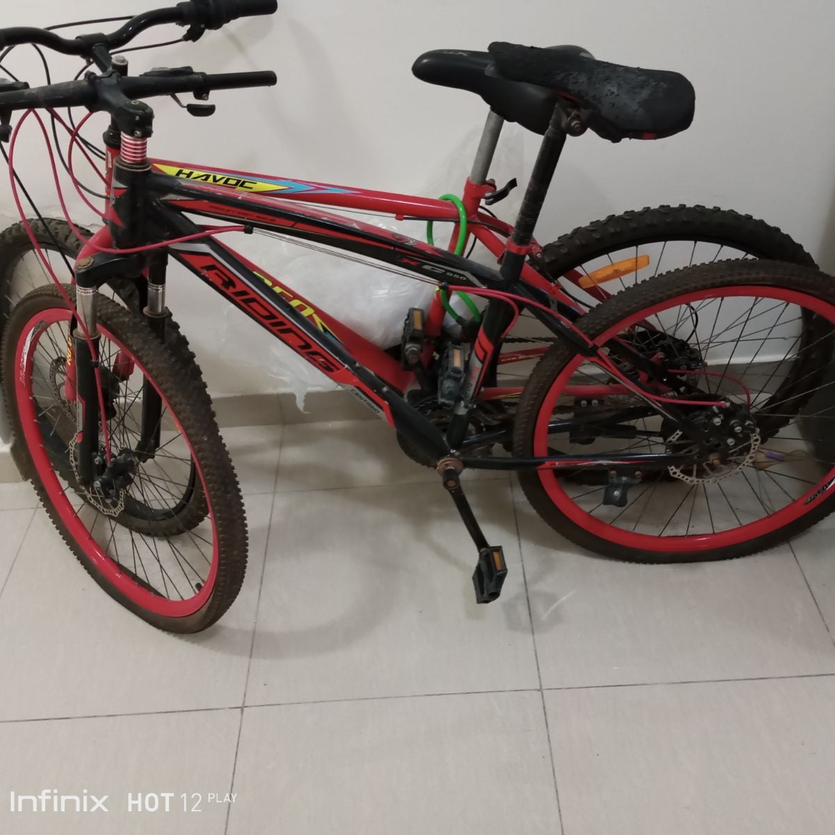Two bicycle for sale with one scooter for kids - Image 2