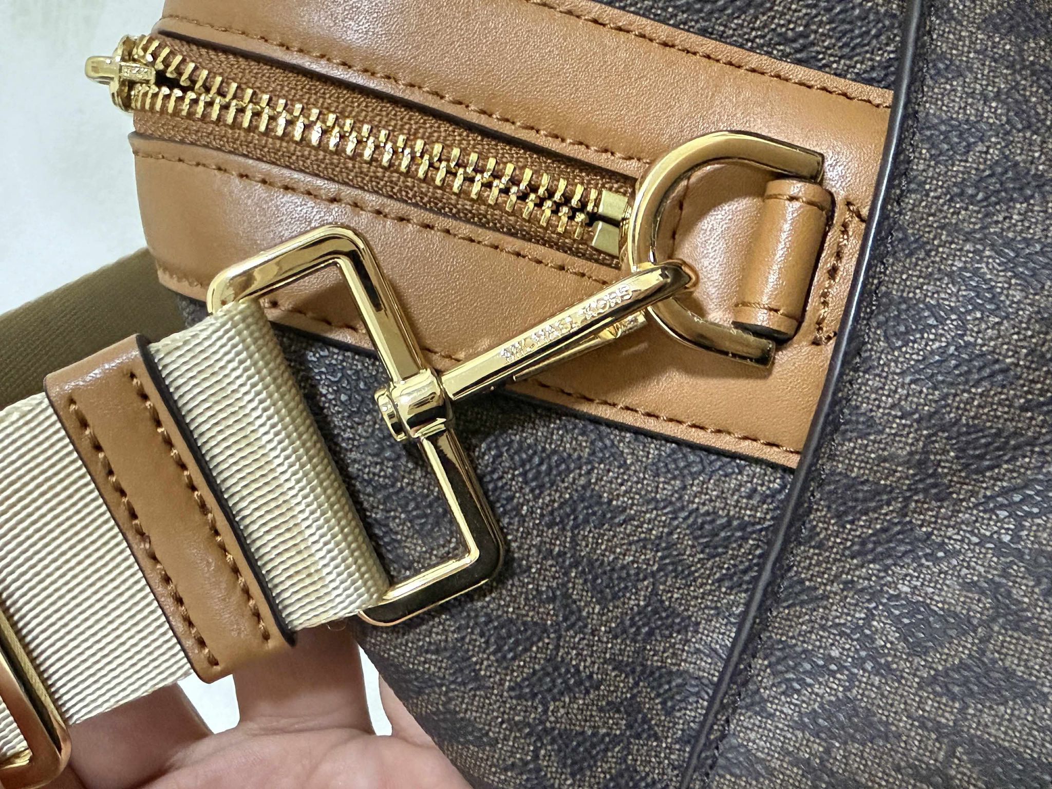 MK BEDFORD TRAVEL BAG - Image 4
